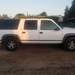 1999 4X4 Chevrolet Suburban