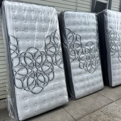 🔥  Mattress For Sale  🔥  Twin Size Mattress Pillow Top 12”   Brand New Mattress.  All Sizes Available 