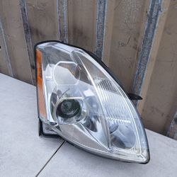 2004-2006 Nissan Maxima Headlight Passenger Right Side OEM 