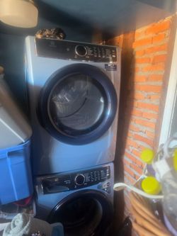 Working Electrolux DryeeELFG7437AG and Broken Washer  ELFW7437AG0