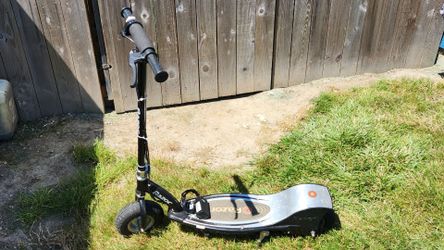 Razor E325 Electric Scooter