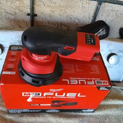 Milwaukee
M18 18V Lithium-Ion Brushless Cordless FUEL 5 in. Random Orbit Sander (Tool-Only)