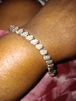 BRACELET