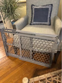 DOGGIE GATE