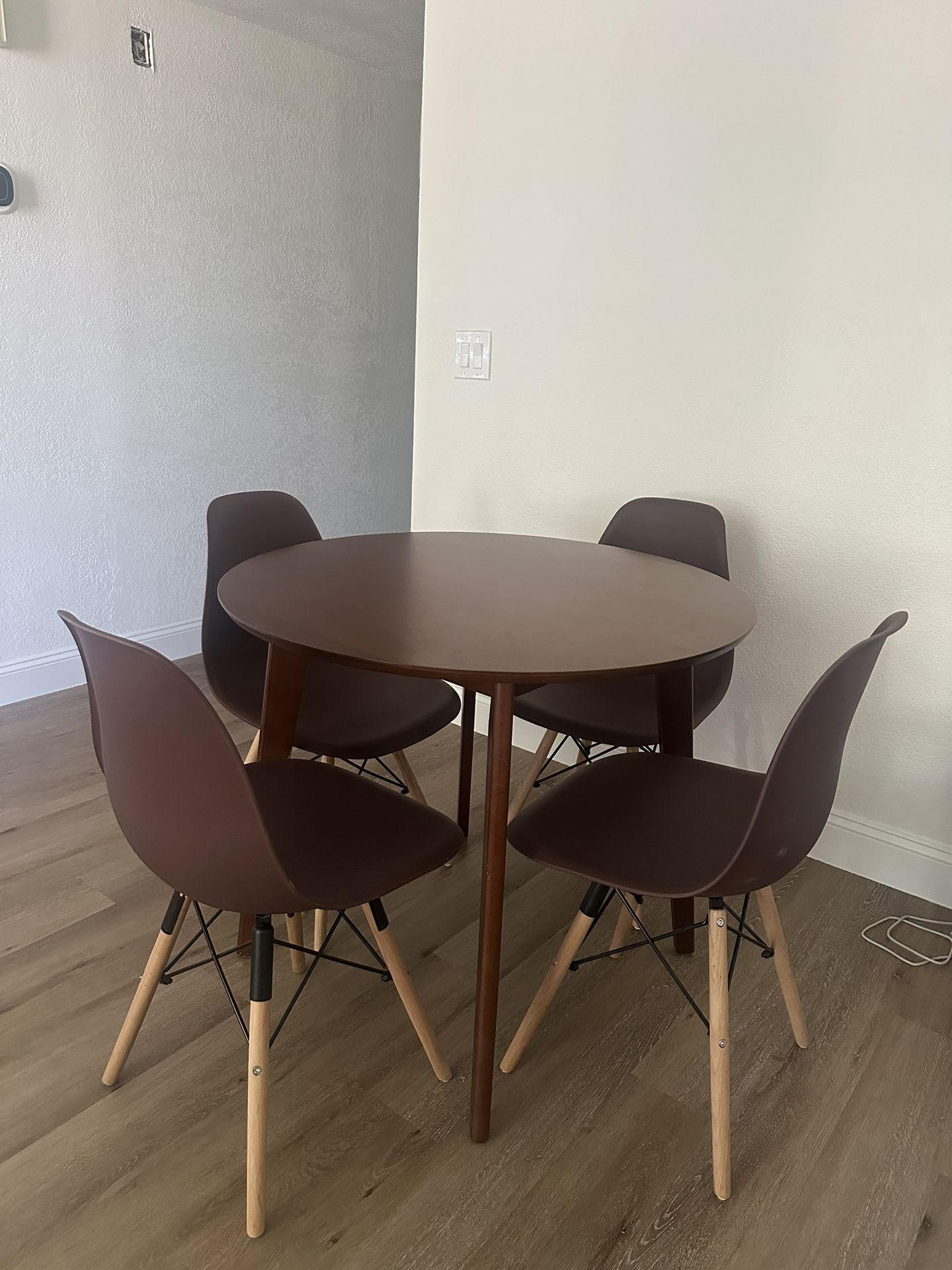 Round Wood Dining Table