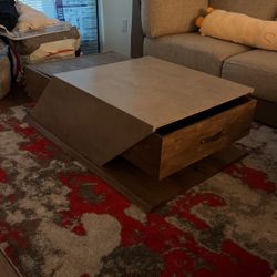 Bassey Modern sliding Coffee Table