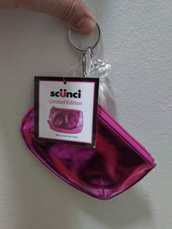 Scünci Limited Edition Magenta Holographic Pink Coin Purse With Free Key Chain New