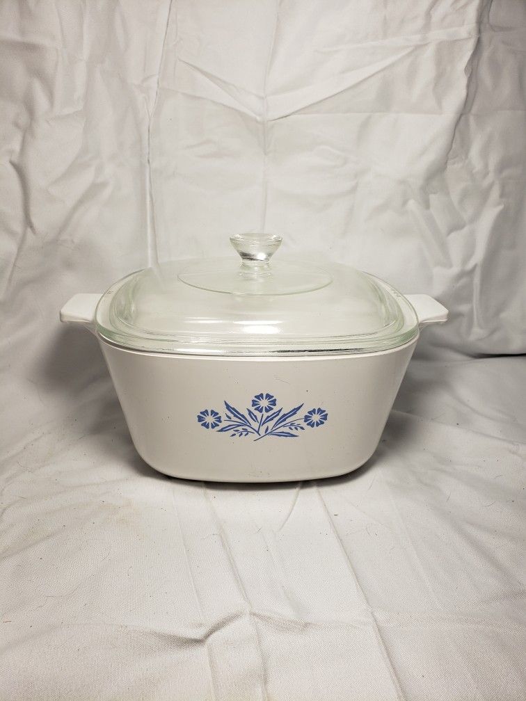 Corningware cornflower P - 1 3/4 - B. 1 3/4 quarts . Very good condition and smoke free home.  