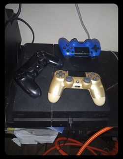 Ps4 Play station 4 with games and controllers call of duty