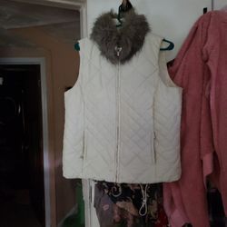 Jones New York Fau Fur Collared  Vest Ivory 