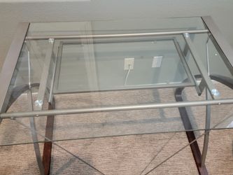 Few Glass desk