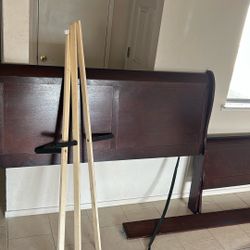 Queen Size Dark Brown Bed Frame Great Condition 
