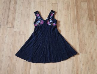 2 Xhilaration Lady's Short A Line Dress- Sleeveless Lace Flower Black Dress(Photo1-3)& Classic Pattern  Black Dress(Photo4-5)Like New