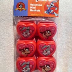 Vintage Looney tunes 6 Valentine mini baskets set