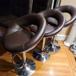 3 bar stools with swivel