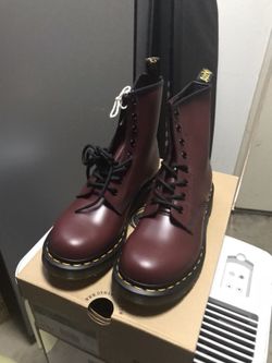 Dr.Martins Women’s 1460 W size 6 & 7