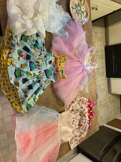 5 3-4 year old girl dresses. Asking $20 for the lot