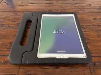 iPad 7th Generation w/ Kids Case