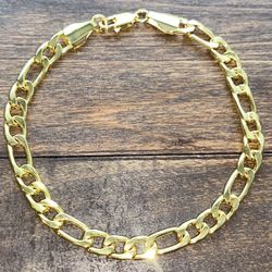New Gold Toned Chain Bracelet