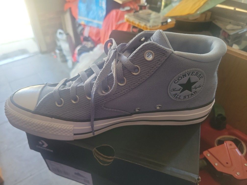 Converse Unisex Size 9 Mens and 11 Womens