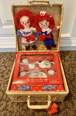 Raggedy Ann and Andy Tea set by Applause
