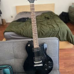 Fender Squier Guitar + Case