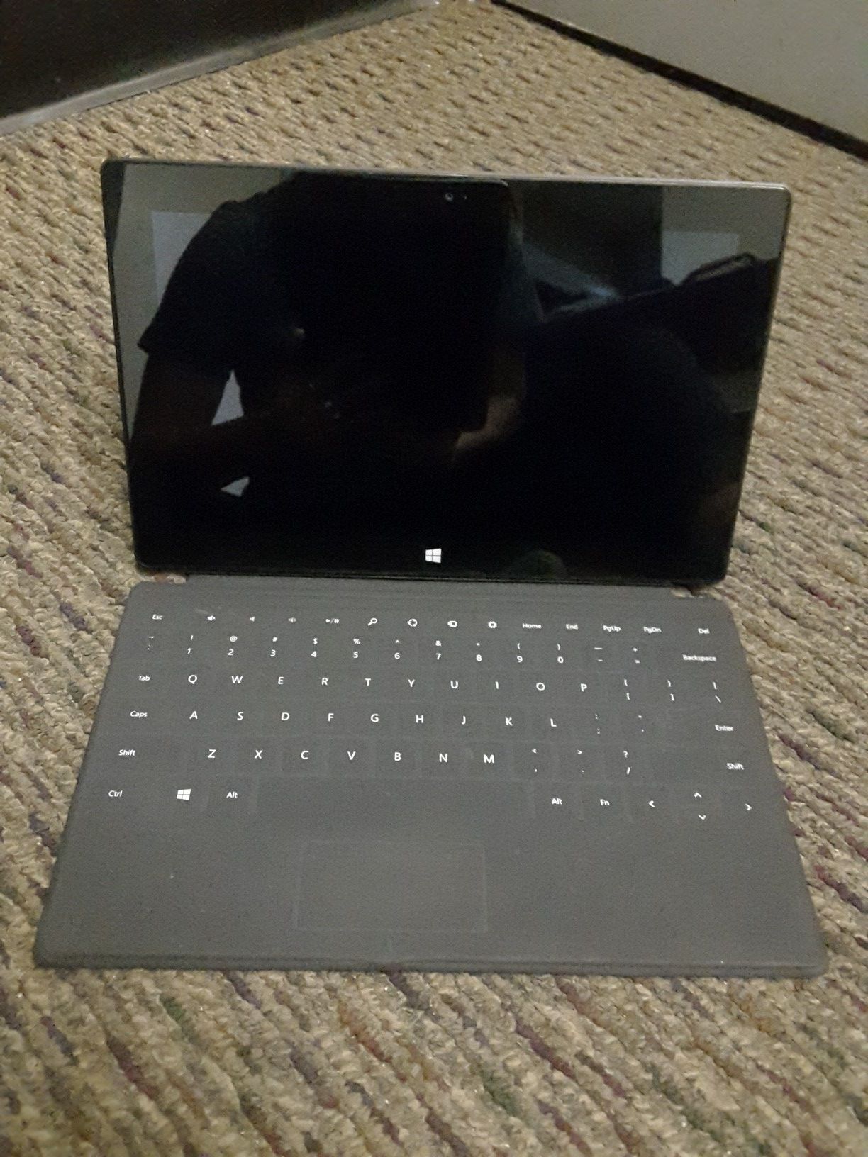 Microsoft Surface RT Tablet with Keyboard