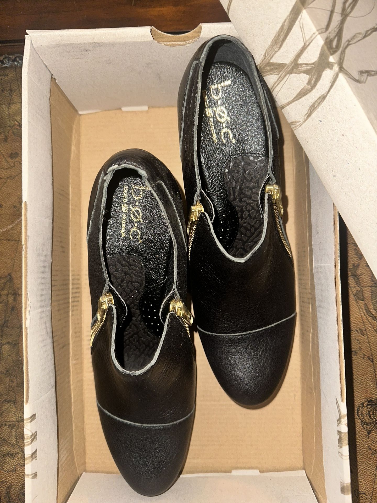 B.Ø.C Black Leather Ankle Bootie 