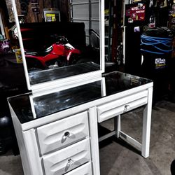 Dresser Set