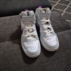  Nike Court Borough Mid 2 sneakers