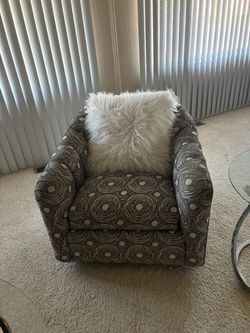 Upholstered Accent Chair with Circle Pattern
