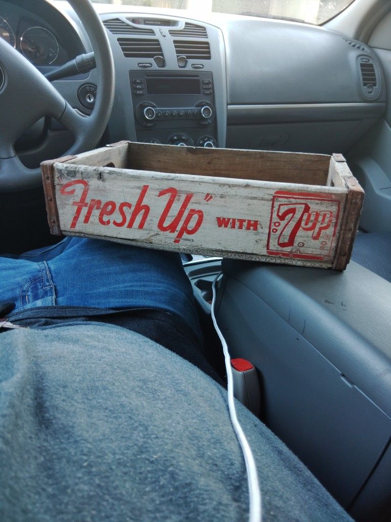 Vintage Fresh Up With 7 Up.