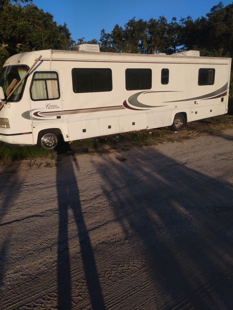 1996 Georgia Boy Cruise Master V10 31ft