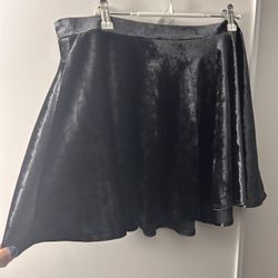 Velvet Short Skirt XL. FOREVER 21. 