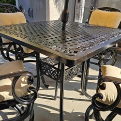 high dining set with 4 Barstools chairs and umbrella/outdoor Furniture/Cash Only 