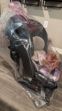 New Graco 3 in 1 Slimfit convertible car seat