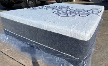 Queen Bamboo Cool Gel Memory Foam!!