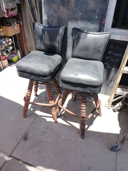 PAIR OF VINTAGE COLLECTABLE ANTIQUE BAR STOOL