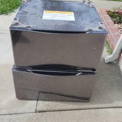 27" PEDESTALS STAINLESS 