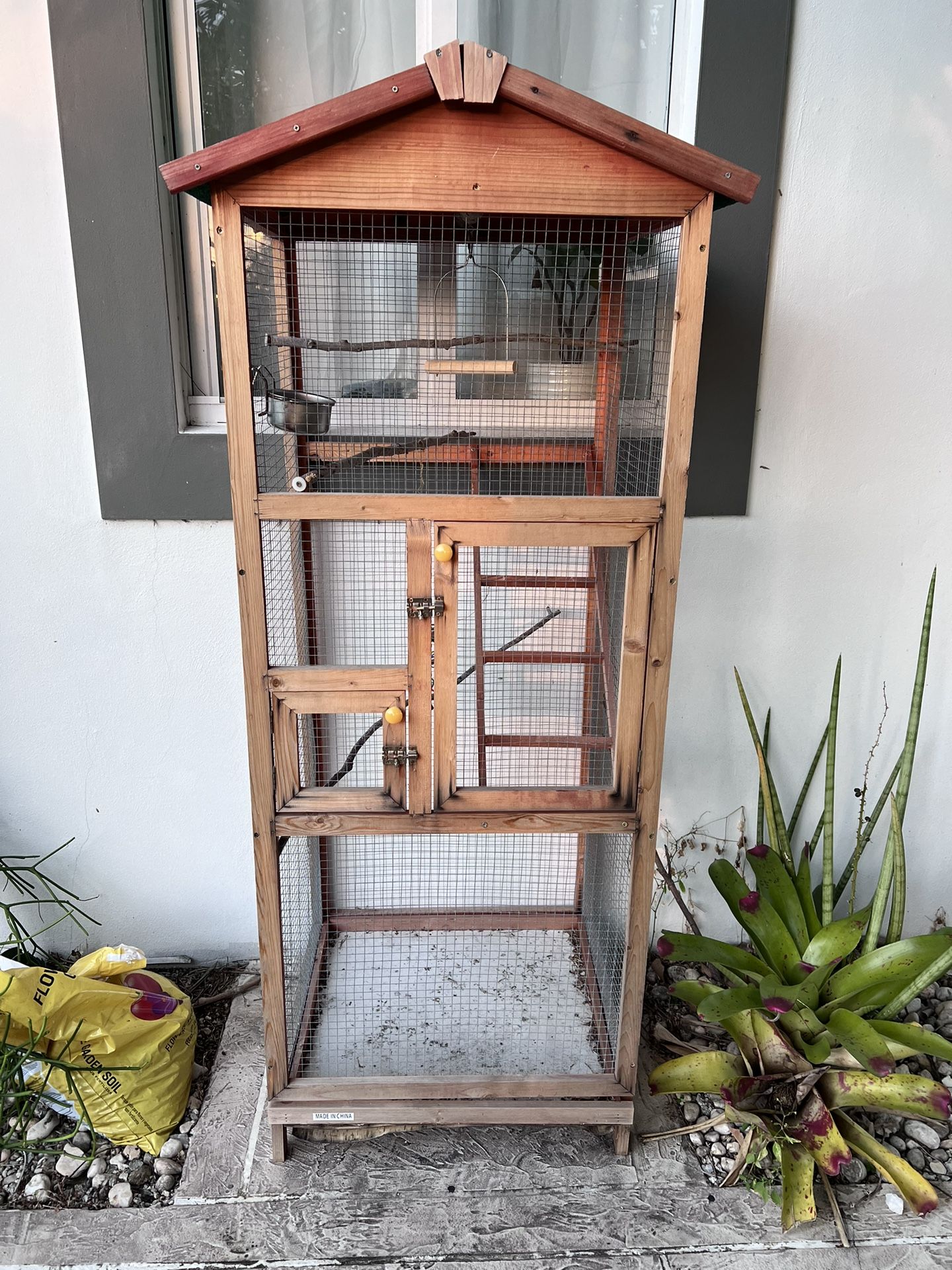 Outdoor Bird Cage for Sale in Miami, FL OfferUp