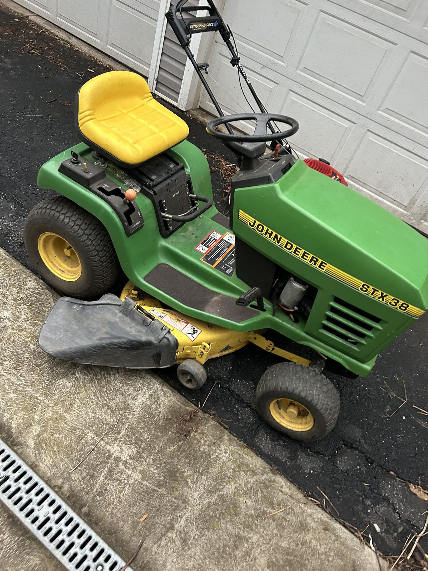 John Deere STX38