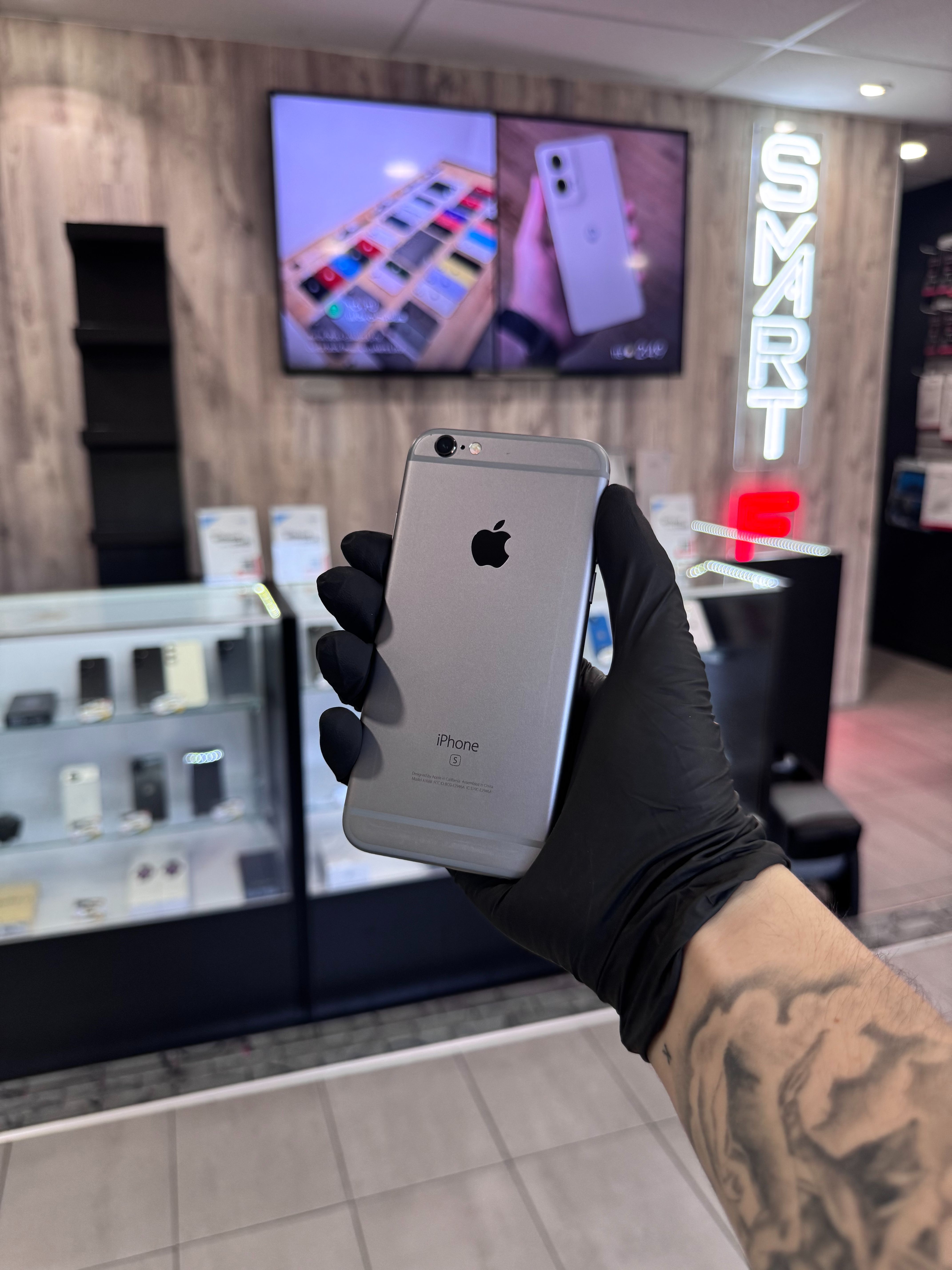 Apple iPhone 6s 32 GB - Silver (Unlocked) + Warranty