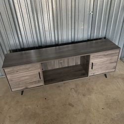 70” TV STAND BRAND NEW