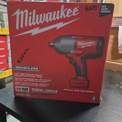 Milwaukee
M18 18-Volt Lithium-Ion Brushless 1/2 in. High Torque Impact Wrench with Friction Ring (Tool-Only)