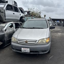 2001 Toyota Sienna - PARTS ONLY