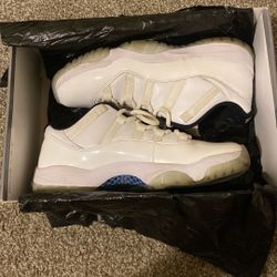 air jordan 11 retro low Size 9.5 Blue /White /Black