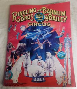 Vintage 1980 Ringling & Barnum Circus Book with center fold