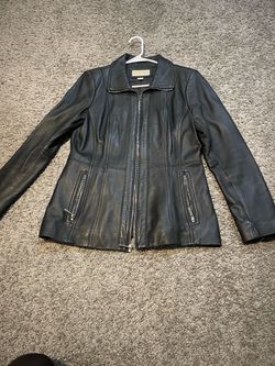Chamarra de Piel M-k $25 talla M