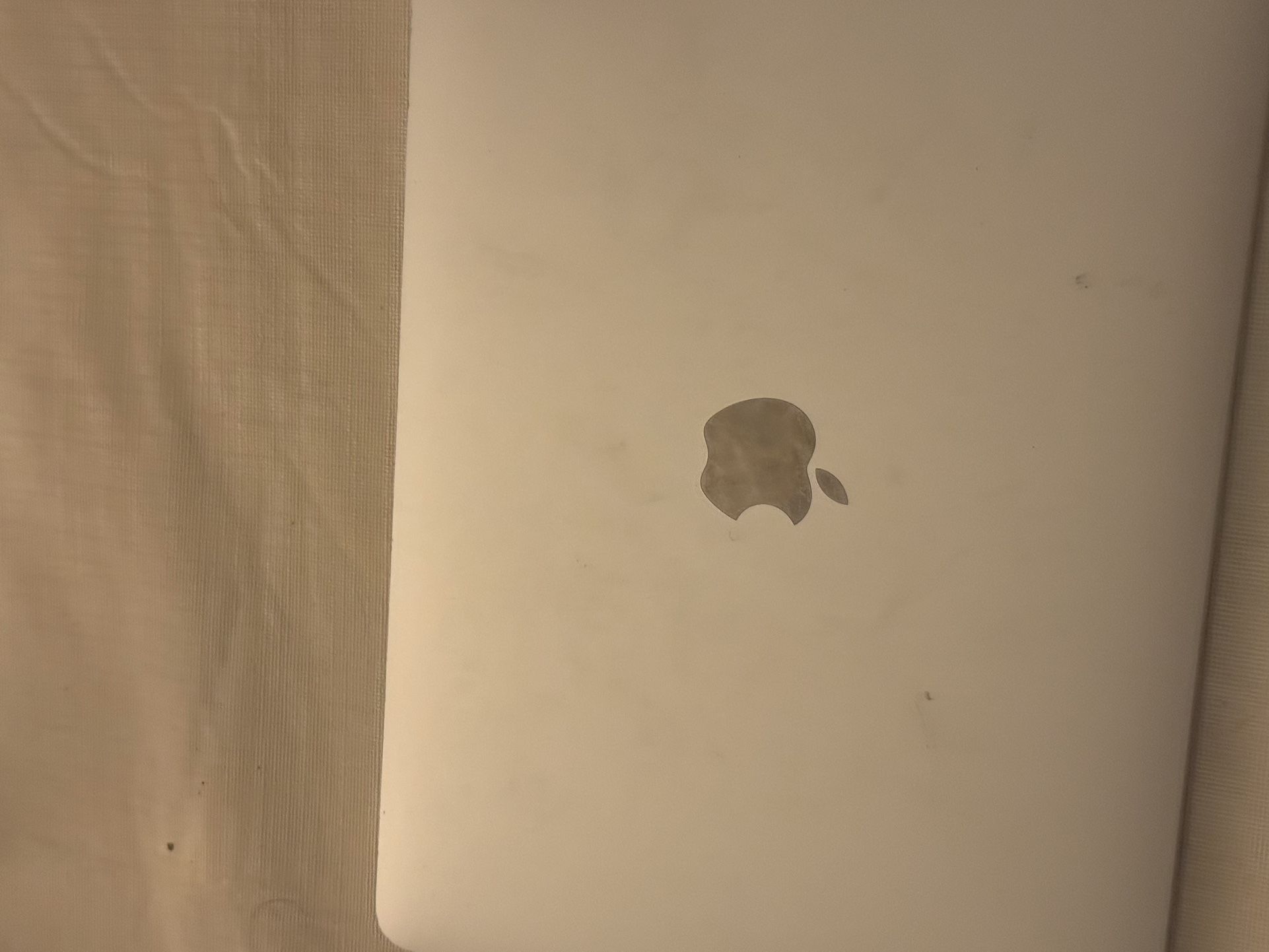 Apple MacBook Pro (2017) 13 Inch