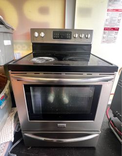 Frigidaire Electric Stove and Oven